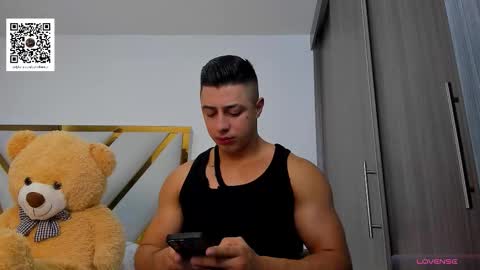 Snapshot of devin_hunter chatting on 11/10/25, 12:04 Devin Hunter online show from 11/10/25, 12:04