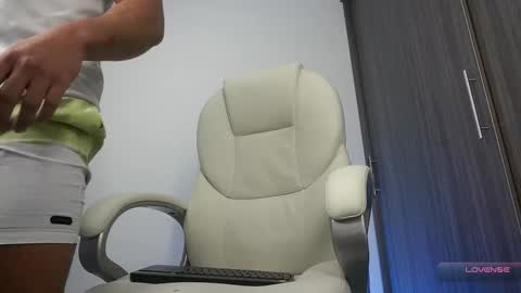 Snapshot of devin_hunter chatting on 01/13/26, 01:33 Devin Hunter online show from 01/13/26, 01:33