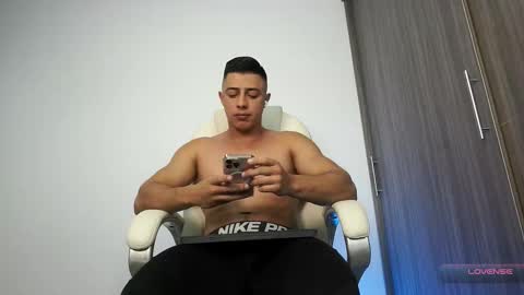 Snapshot of devin_hunter chatting on 01/14/26, 01:00 Devin Hunter online show from 01/14/26, 01:00