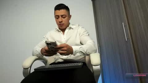 Snapshot of devin_hunter chatting on 01/16/26, 10:58 Devin Hunter online show from 01/16/26, 10:58