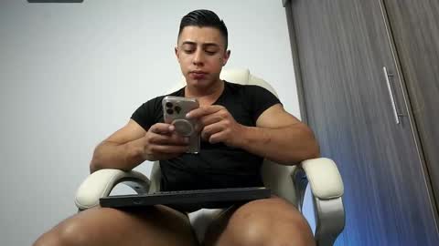 Snapshot of devin_hunter chatting on 01/18/26, 11:52 Devin Hunter online show from 01/18/26, 11:52