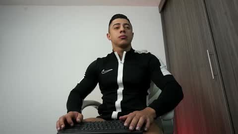 Snapshot of devin_hunter chatting on 02/02/26, 11:53 Devin Hunter online show from 02/02/26, 11:53