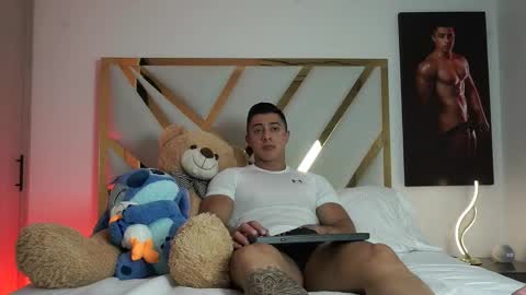 Snapshot of devin_hunter chatting on 02/07/26, 01:53 Devin Hunter online show from 02/07/26, 01:53