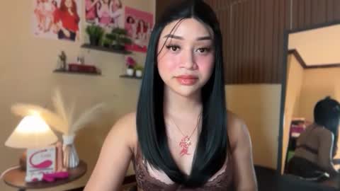 Snapshot of devine_goddessx chatting on 03/18/26, 10:51 Devine Greyson online show from 03/18/26, 10:51