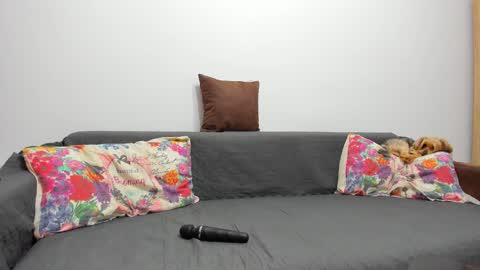 Snapshot of devinesex chatting on 02/07/25, 07:18 Misha online show from 02/07/25, 07:18