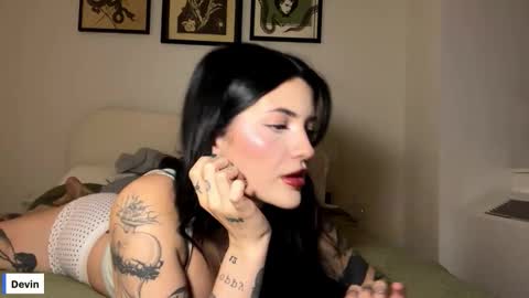 Snapshot of devingodsin chatting on 10/09/25, 11:47 Devin online show from 10/09/25, 11:47