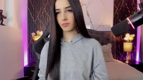 Snapshot of devlin_violet__ chatting on 11/09/25, 09:24 PaulaInsta paulacastellanos 1Pvt open online show from 11/09/25, 09:24