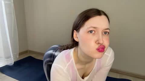 Snapshot of devonaangela chatting on 09/16/25, 10:05 Angel online show from 09/16/25, 10:05