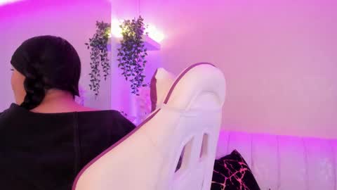 Snapshot of devoracook chatting on 11/06/25, 01:45 DevoraCook online show from 11/06/25, 01:45