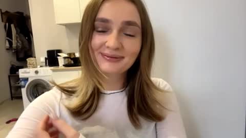 Snapshot of devoramarkuson chatting on 11/18/25, 11:36 Mira online show from 11/18/25, 11:36