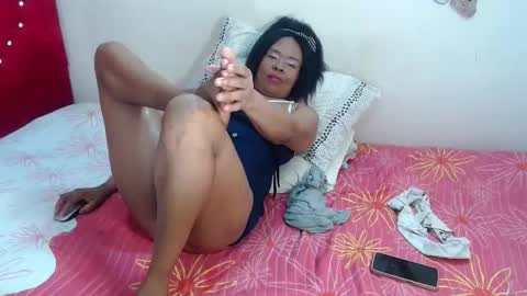 Snapshot of devorasexy2 chatting on 11/29/25, 11:08 Devora.. online show from 11/29/25, 11:08