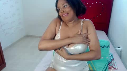 Snapshot of devorasexy2 chatting on 04/30/26, 10:14 Devora.. online show from 04/30/26, 10:14