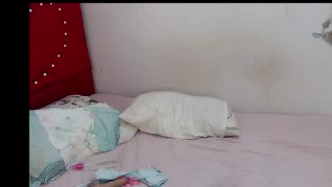 Snapshot of devorasexy2 chatting on 05/23/26, 02:10 Devora.. online show from 05/23/26, 02:10