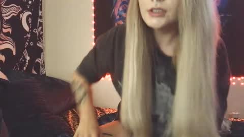 Snapshot of devyn_winter chatting on 03/30/26, 05:25 devyn winter online show from 03/30/26, 05:25