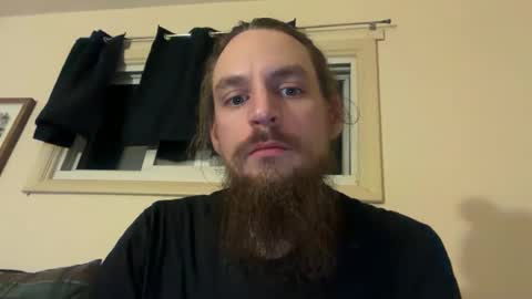 Snapshot of deweydreams chatting on 04/19/26, 05:51 deweydreams online show from 04/19/26, 05:51