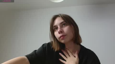 Snapshot of dewkiss chatting on 11/19/25, 10:10 dewkiss online show from 11/19/25, 10:10