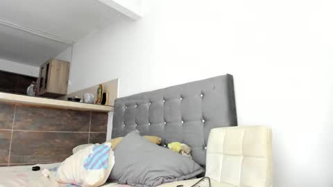 thumb up me please its important online show from 01/05/26, 05:27