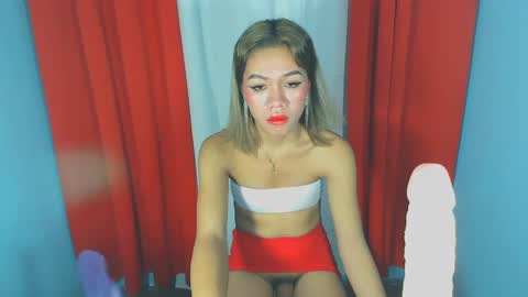 Snapshot of dexie121698 chatting on 02/13/25, 05:37 dexie121698 online show from 02/13/25, 05:37