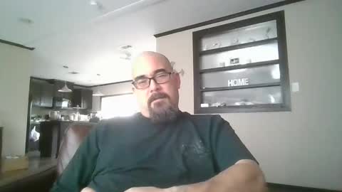 Snapshot of dexterbanana chatting on 12/25/24, 07:24 Mike Sounde online show from 12/25/24, 07:24