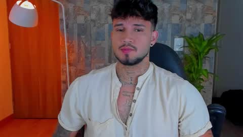 JULIAN online show from 11/11/25, 08:31