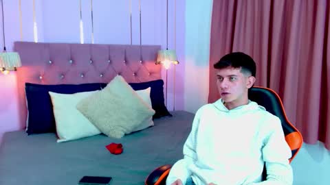 DEYVIGREKO online show from 12/04/25, 09:23