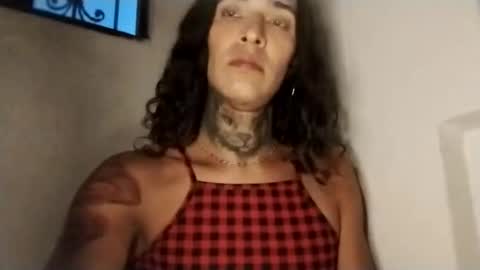 Snapshot of dhamn_justin chatting on 01/19/25, 11:32 PAISITA online show from 01/19/25, 11:32