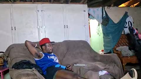 Snapshot of dhbbc454336 chatting on 09/17/25, 07:10 Marcus D-von Steel as the raunchy ass sniffer thrill me with your online show from 09/17/25, 07:10