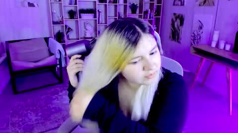 Dia online show from 09/19/25, 09:26