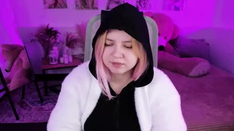 Dia online show from 02/18/26, 07:43