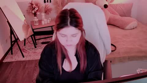 Snapshot of diaangell chatting on 04/20/26, 08:43 Dia online show from 04/20/26, 08:43