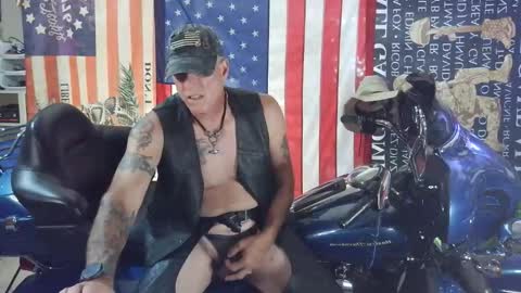Snapshot of diabolic_yeti76 chatting on 04/25/26, 08:50 Yeti online show from 04/25/26, 08:50