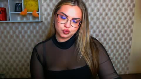 Snapshot of diamantkriss_ chatting on 05/05/26, 06:43 Kriss online show from 05/05/26, 06:43