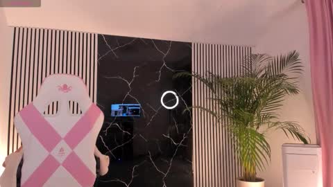 Thea online show from 10/20/25, 04:07