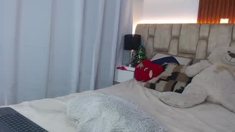 diamond_canela online show from 12/10/24, 04:34