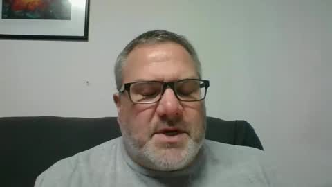 Snapshot of diamond_couple_82 chatting on 01/22/25, 03:31 diamond_couple_82 online show from 01/22/25, 03:31