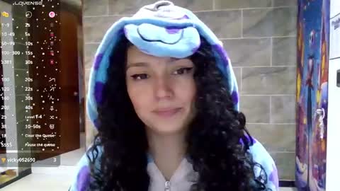 Snapshot of diamond_curls05 chatting on 07/24/26, 04:05 DiamondCurls online show from 07/24/26, 04:05