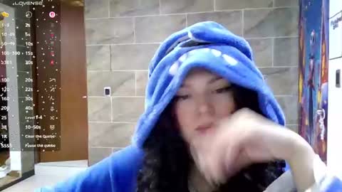 Snapshot of diamond_curls05 chatting on 07/31/26, 04:06 DiamondCurls online show from 07/31/26, 04:06