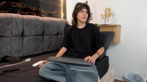 Snapshot of diamond_twink chatting on 03/20/26, 01:49 diamond_twink online show from 03/20/26, 01:49