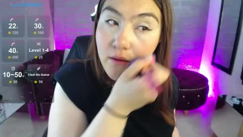 Snapshot of diamondfox_m chatting on 04/22/26, 02:18 Your Diamond online show from 04/22/26, 02:18