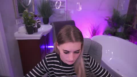 Snapshot of diamondnina chatting on 04/18/26, 07:58 DiamondNina online show from 04/18/26, 07:58