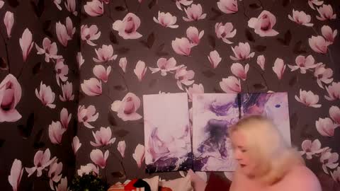 Snapshot of diana_belly chatting on 04/06/26, 11:00 Di online show from 04/06/26, 11:00