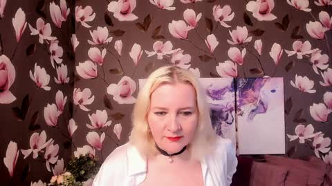 Snapshot of diana_belly chatting on 04/07/26, 11:32 Di online show from 04/07/26, 11:32