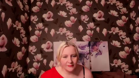 Snapshot of diana_belly chatting on 04/10/26, 11:04 Di online show from 04/10/26, 11:04
