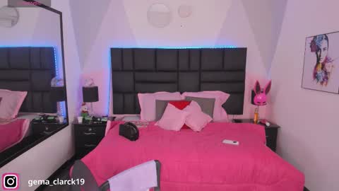 Snapshot of diana_clarck chatting on 10/21/25, 08:42 Diana Tamayo online show from 10/21/25, 08:42