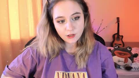 Snapshot of diana_floweri chatting on 02/21/25, 01:11 Diana online show from 02/21/25, 01:11