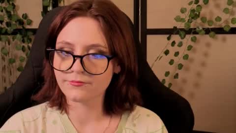 Snapshot of diana_floweri chatting on 02/05/26, 10:42 Diana online show from 02/05/26, 10:42