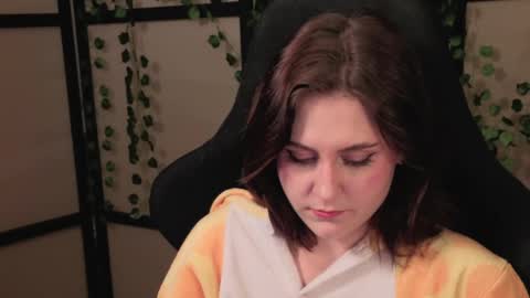 Snapshot of diana_floweri chatting on 04/03/26, 01:42 Diana online show from 04/03/26, 01:42