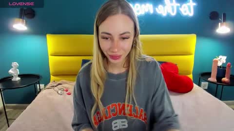 Snapshot of diana_garrett chatting on 03/26/26, 01:44 Diana online show from 03/26/26, 01:44