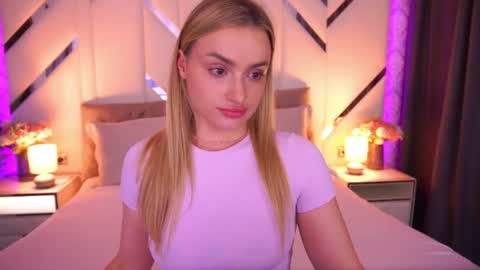Snapshot of diana_nova chatting on 06/21/26, 12:19 diana_nova online show from 06/21/26, 12:19