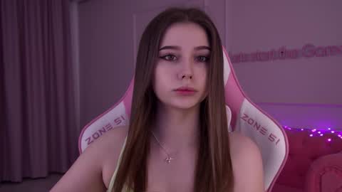 Snapshot of dianabecker chatting on 01/19/25, 06:10 Diana online show from 01/19/25, 06:10